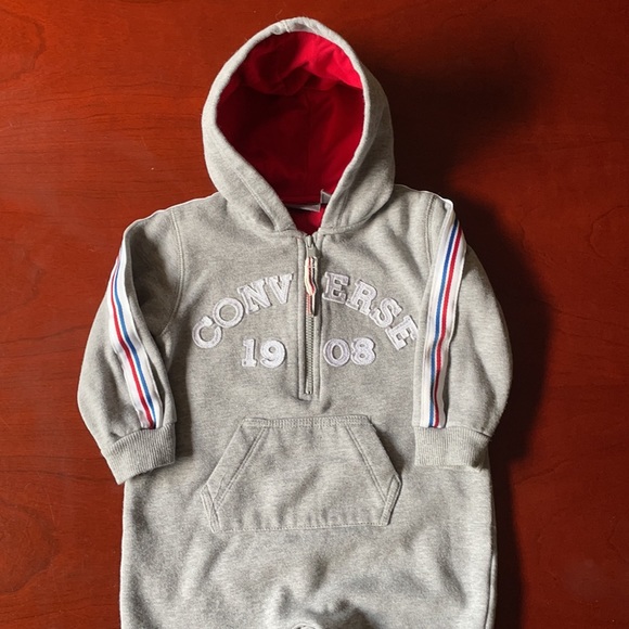Converse onesie size 18M - Picture 13 of 13
